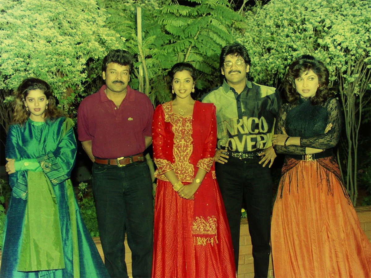 Chiranjeevi Birthday Viral Photos Gose22