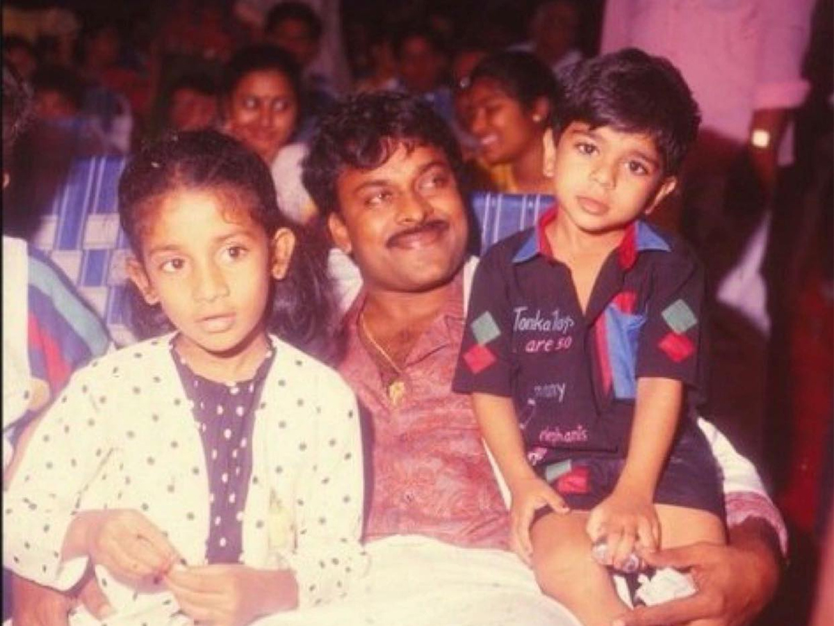 Chiranjeevi Birthday Viral Photos Gose23