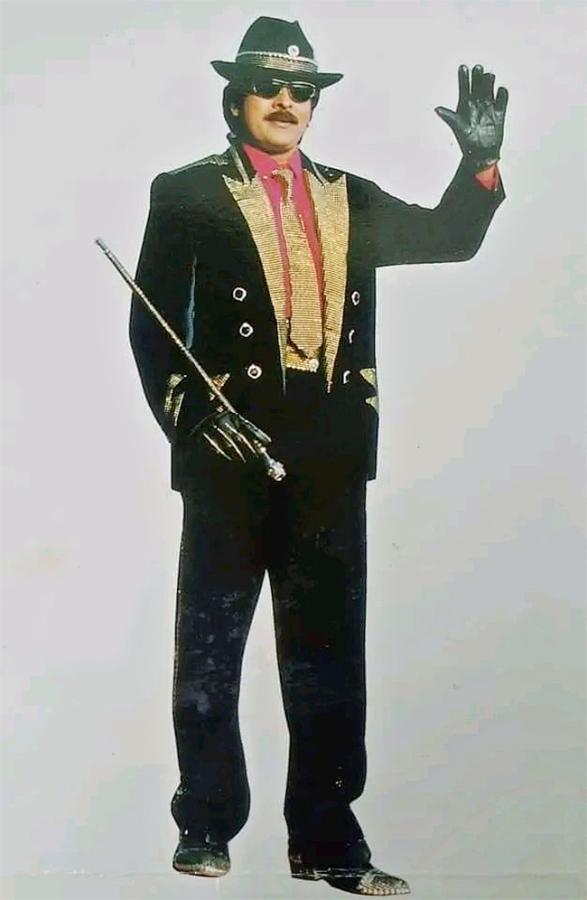 Chiranjeevi Birthday Viral Photos Gose27
