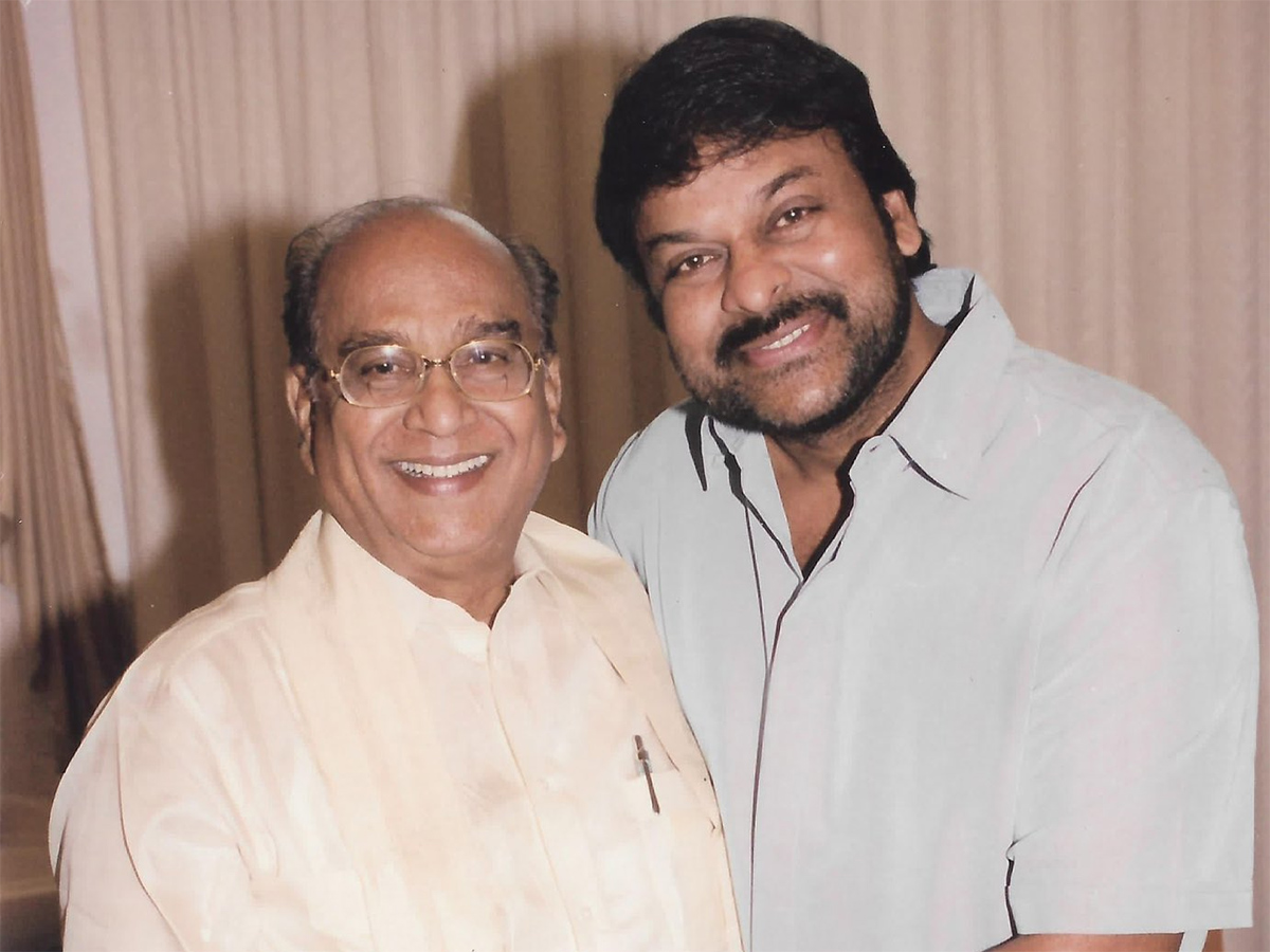 Chiranjeevi Birthday Viral Photos Gose34