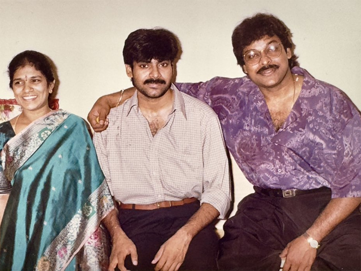 Chiranjeevi Birthday Viral Photos Gose35