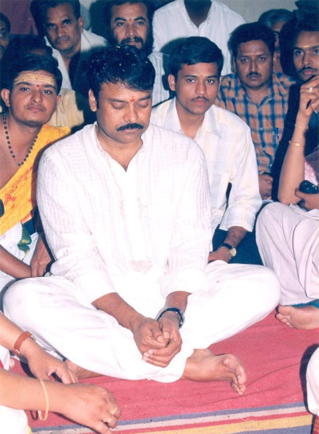 Chiranjeevi Birthday Viral Photos Gose9