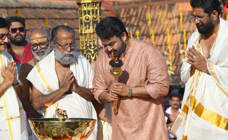 Mohanlal visits Sree Padmanabha Swamy Temple in Thiruvananthapuram Photos2