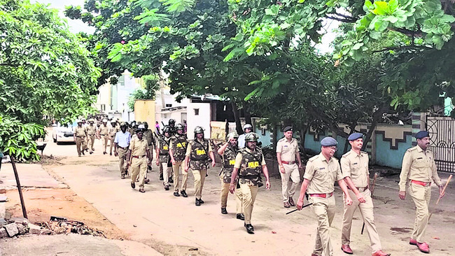వర్షాలకు దెబ్బతిన్న ఇళ్లు3
