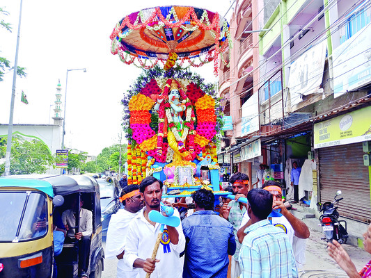 వర్షాలకు దెబ్బతిన్న ఇళ్లు2