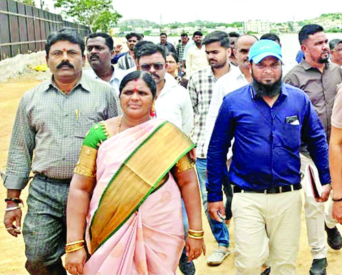 వర్షాలకు దెబ్బతిన్న ఇళ్లు1