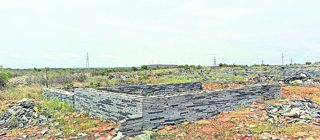 ప్రభుత్వ స్థలాల అమ్మకాలు! 1