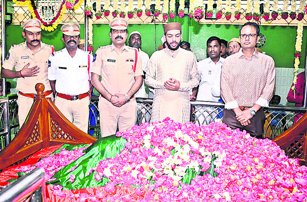 దర్గా ఉత్సవాలు షురూ..1