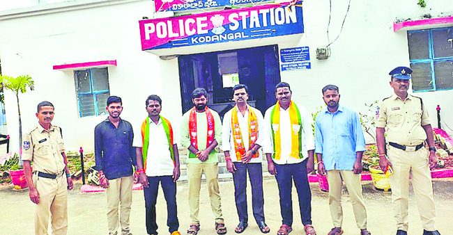 బీజేపీ నేతల ముందస్తు అరెస్టు 2