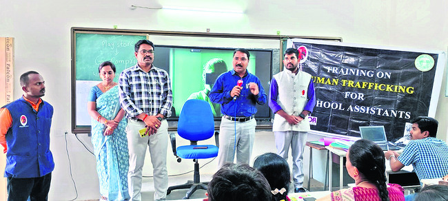పోలీస్ సేవలు ప్రజలకు అందుబాటులో ఉండాలి
3