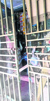 ఉప్పలాడ గ్రామంలో మూడు షాపుల్లో చోరీ1