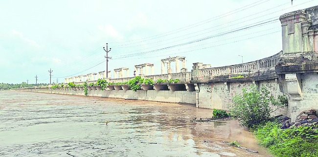 వరద గోదావరి3