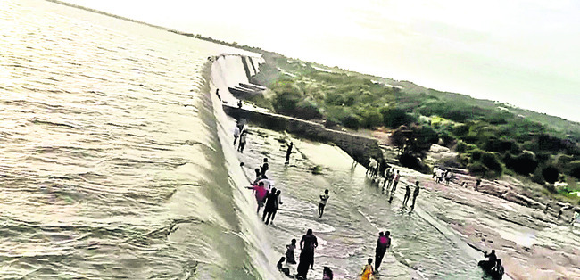 మిడ్మానేరులో 17 టీఎంసీలు1