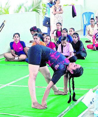 యోగాతో ఆరోగ్యం..ఆహ్లాదం 2