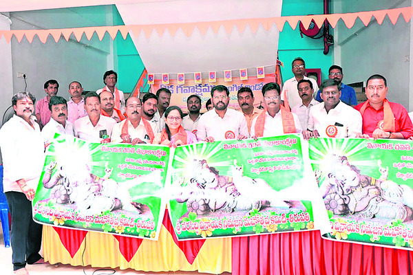 తిరుపతి కోర్టుకు చెవిరెడ్డి మోహిత్రెడ్డి
1