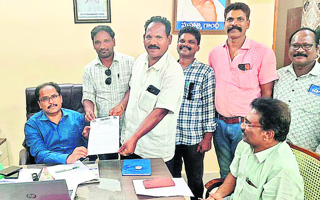 ఉద్యోగోన్నతి తర్వాతే డీఎస్సీ నియామకాలు చేపట్టాలి 2