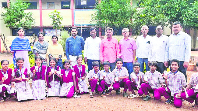 ఉపాధి హామీ పనులు ప్రారంభం
3