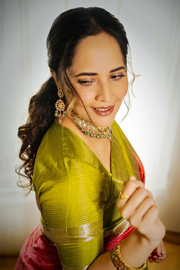 Anchor Anasuya Bharadwaj Latest Stunning Looks IN Saree Photos12