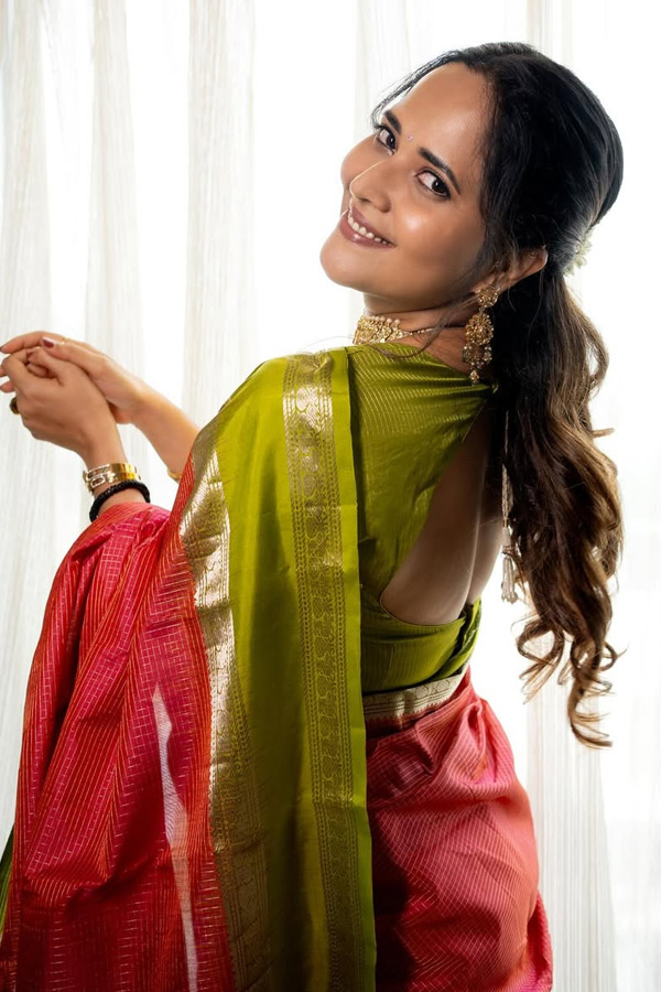 Anchor Anasuya Bharadwaj Latest Stunning Looks IN Saree Photos17