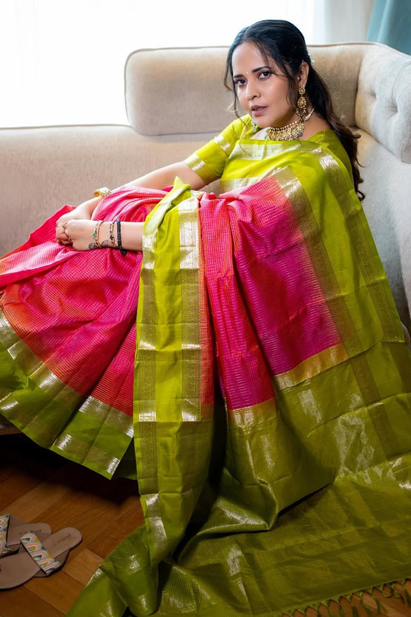 Anchor Anasuya Bharadwaj Latest Stunning Looks IN Saree Photos9