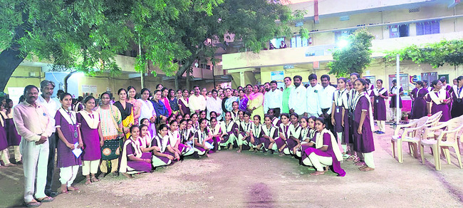 విద్యార్థులకు చట్టాలపై అవగాహన ఉండాలి 2
