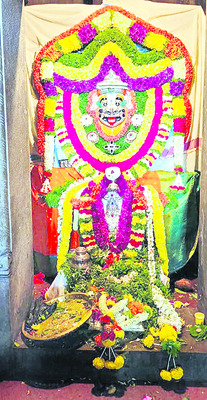 అచ్యుతం.. కేశవం 1