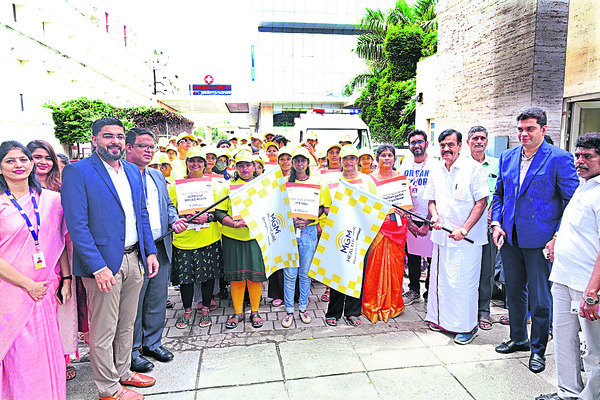 అవయవ దాతల కుటుంబాలకు సత్కారం 1