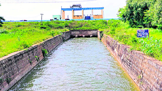 వేలూరులో కుండపోత వర్షం1
