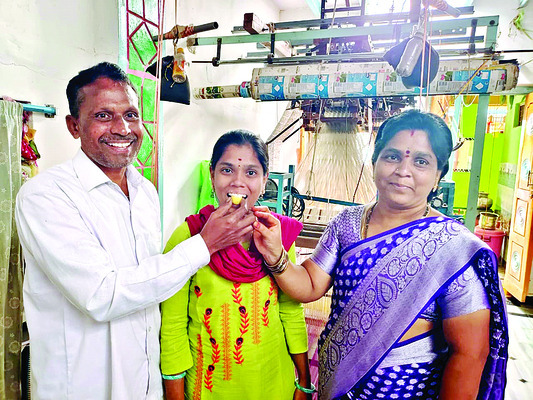 డీఎస్సీలో సత్తాచాటిన ధర్మవరం అభ్యర్థులు 1