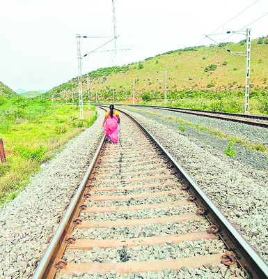 రక్షించిన పోలీసులు 1