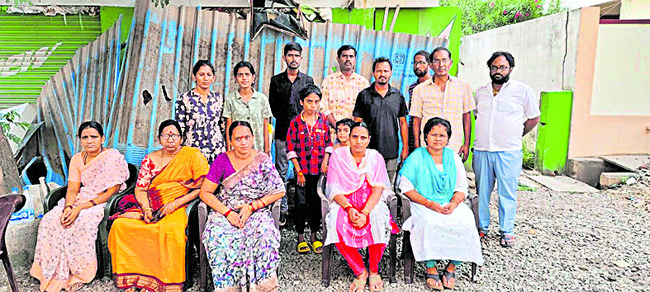 అద్దె దుకాణాల కూల్చివేతపై ఆవేదన2