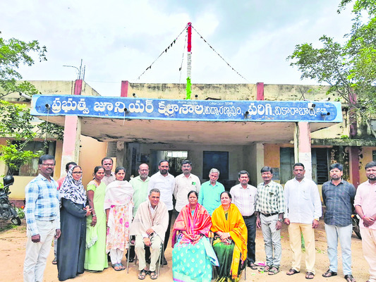 బాధ్యతగా పని చేద్దాం
3