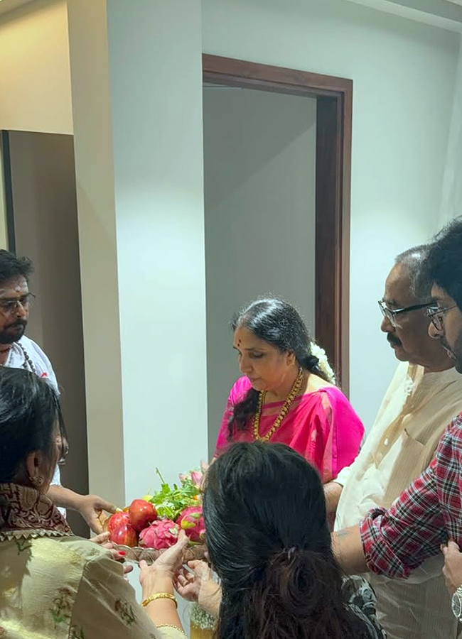 Aadhi Pinisetty and Nikki Galrani Varalaxmi Pooja at Home: Photos6
