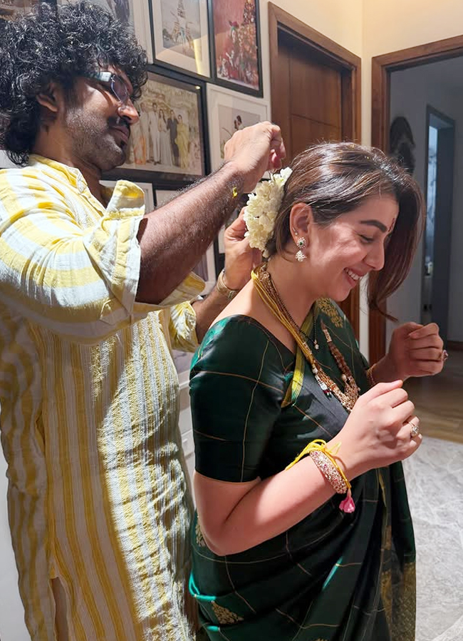 Aadhi Pinisetty and Nikki Galrani Varalaxmi Pooja at Home: Photos9
