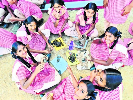 మట్టి గణపతులకే జై2