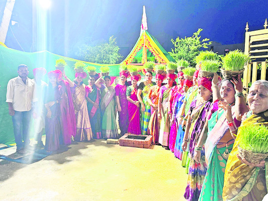 భక్తిశ్రద్ధలతో తీజ్ ఉత్సవాలు1