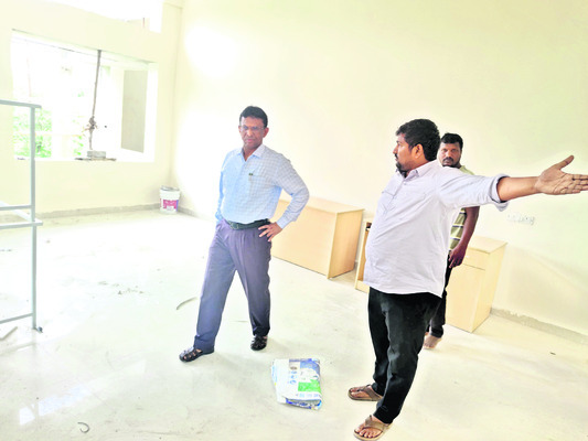 నాణ్యత ప్రమాణాలతో నిర్మించాలి: పీయూ వీసీ
1