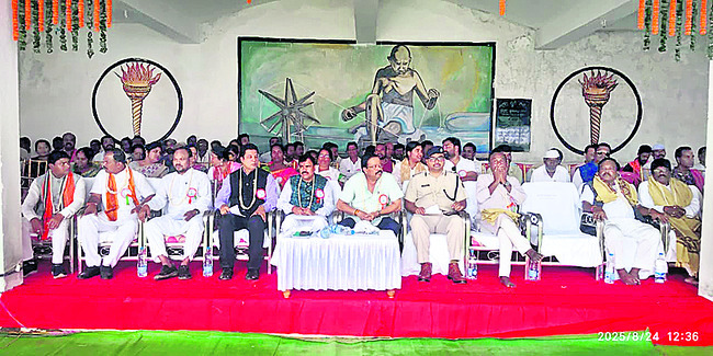 అమరుల త్యాగం జాతి మరువదు1