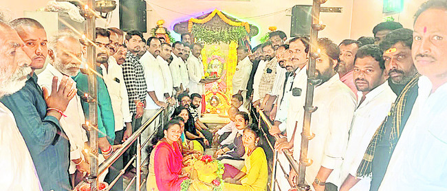 గంగమ్మా.. కూటమికి మంచి బుద్ధి కల్గించమ్మా1