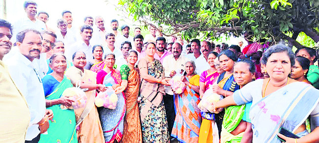 వరద బాధితులను గాలికొదిలేసిన కూటమి1