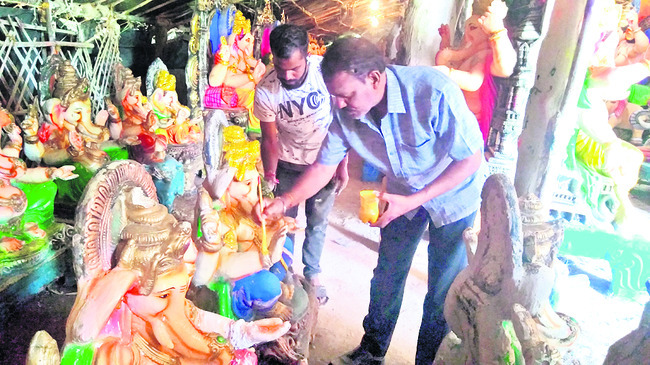 జోరుగా విగ్రహాల విక్రయాలు2