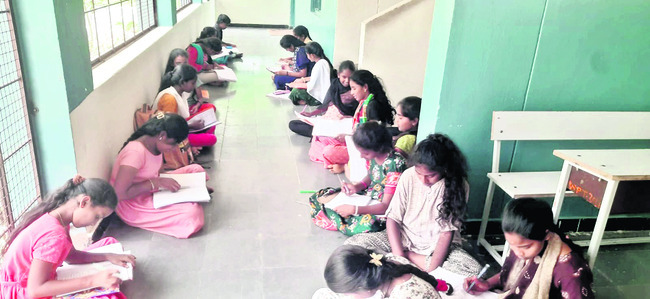 హాస్టళ్లలో ఫీవర్రీ .! 1