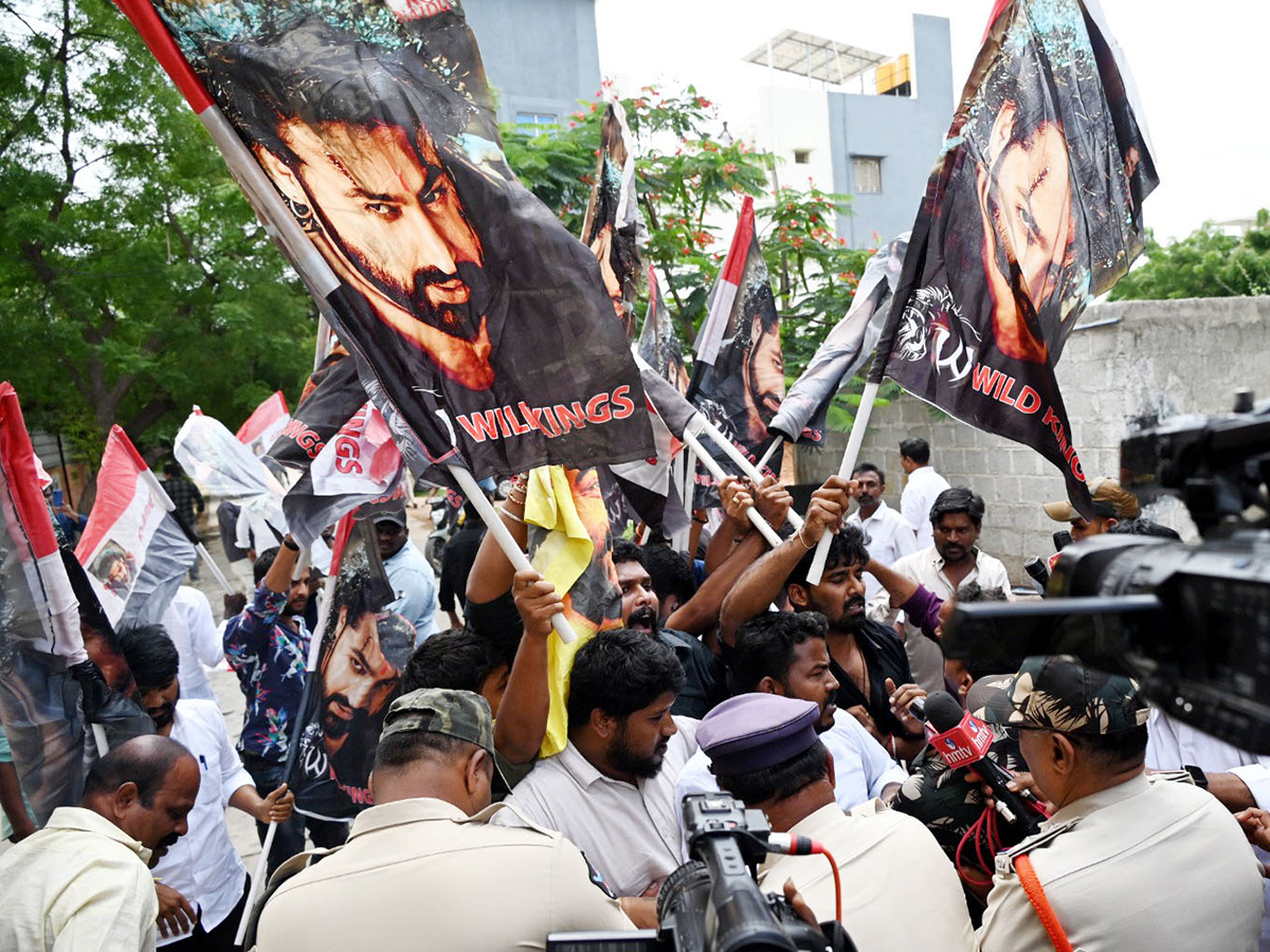 JR NTR Fans Stage Protest in Anantapur Photos21