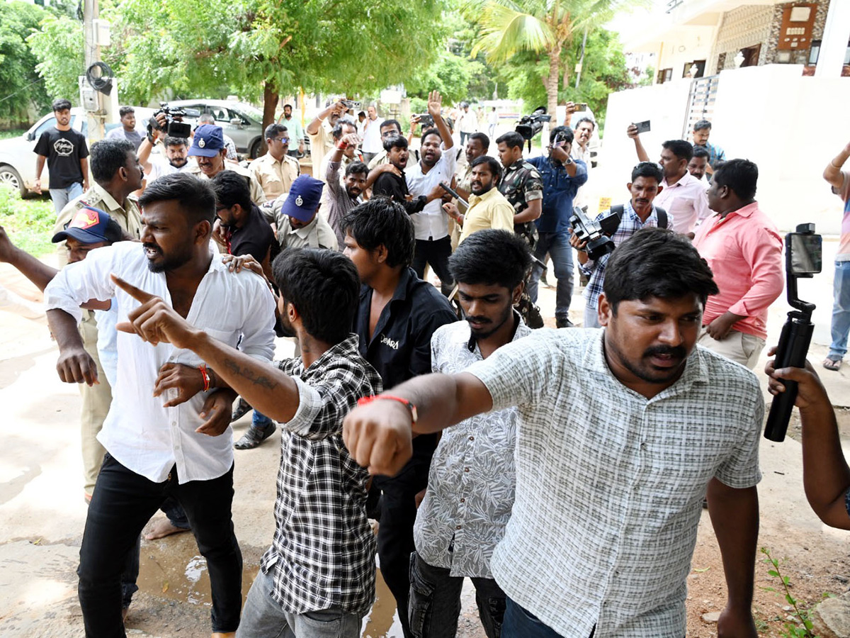 JR NTR Fans Stage Protest in Anantapur Photos5