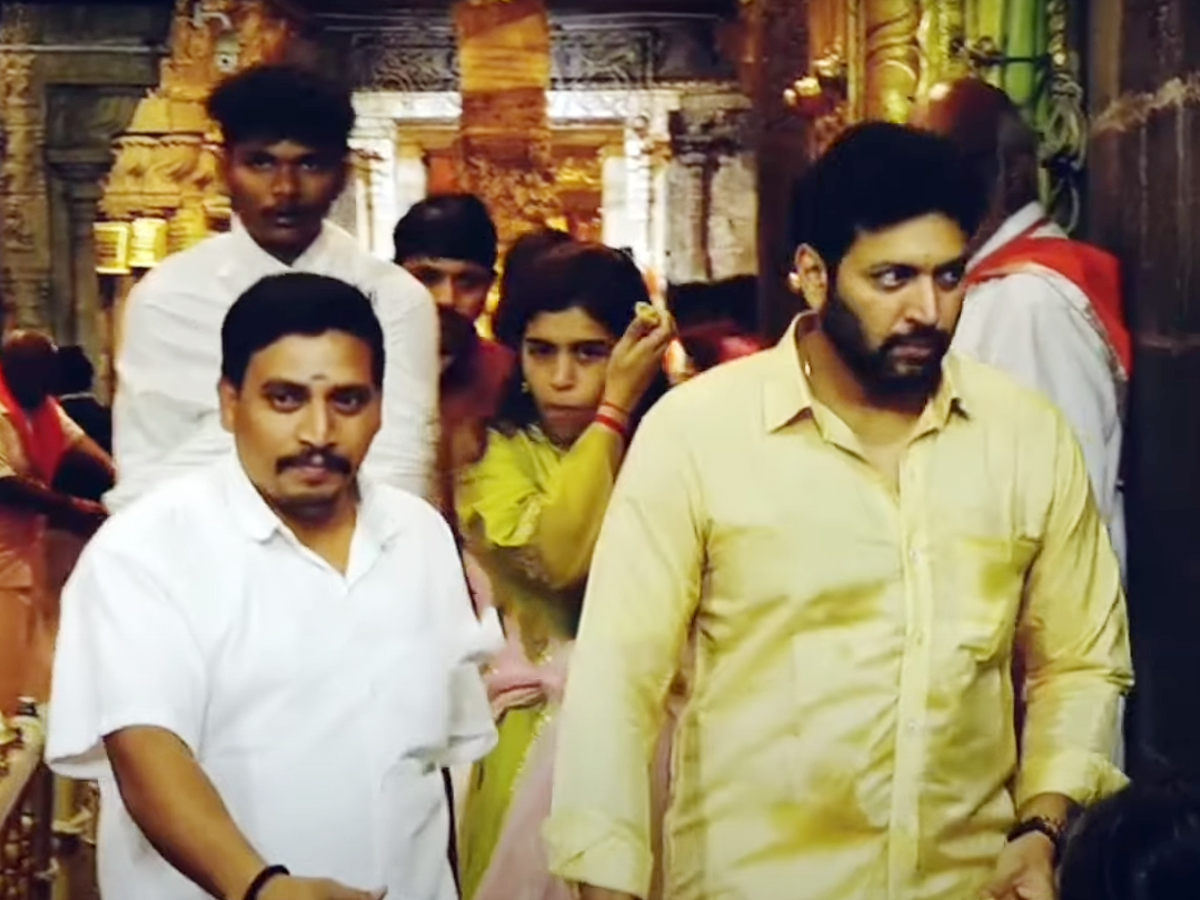 Jayam Ravi Spotted In Tirumala With Kenisha (Photos)12