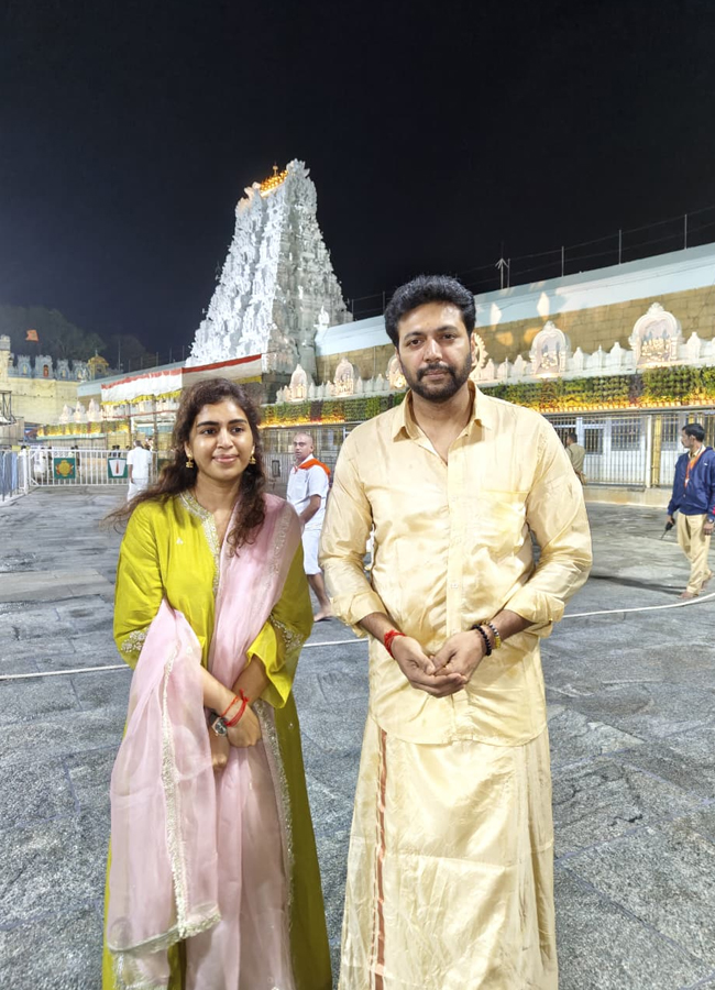 Jayam Ravi Spotted In Tirumala With Kenisha (Photos)4