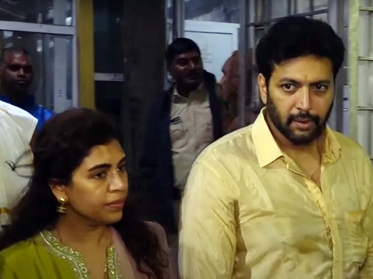 Jayam Ravi Spotted In Tirumala With Kenisha (Photos)9