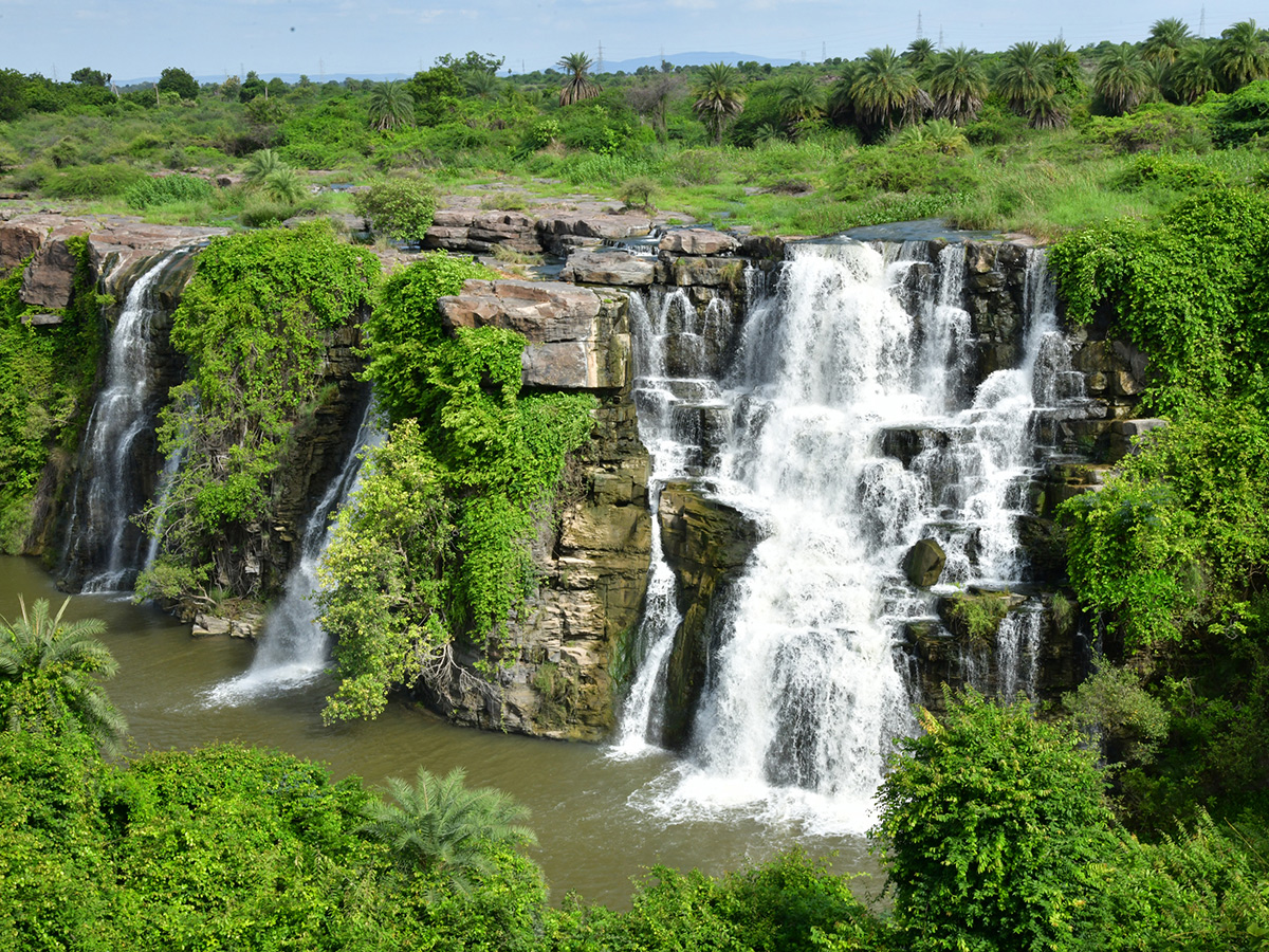 Tourists Enjoy Rushing Flood Water in Nagarjuna Sagar11