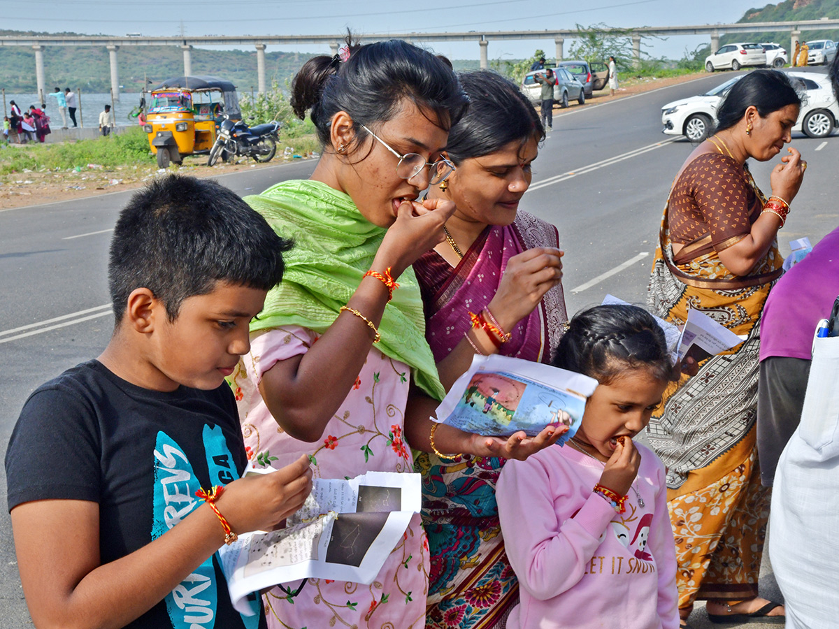 Tourists Enjoy Rushing Flood Water in Nagarjuna Sagar18