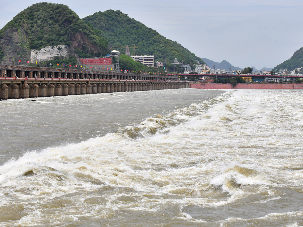 Vijayawada Praksam Barrage Floods Andhra Pradesh15